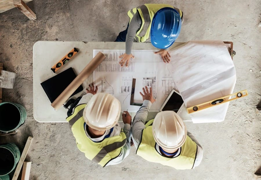 Construction team getting work done faster by using AI in large format printing